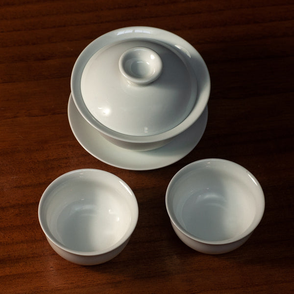 Porcelain Gaiwan and cups